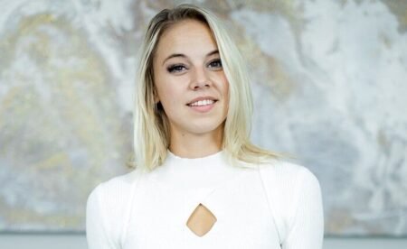 Kelsey Kane Biography, Wiki, Age, Career, Photos & More